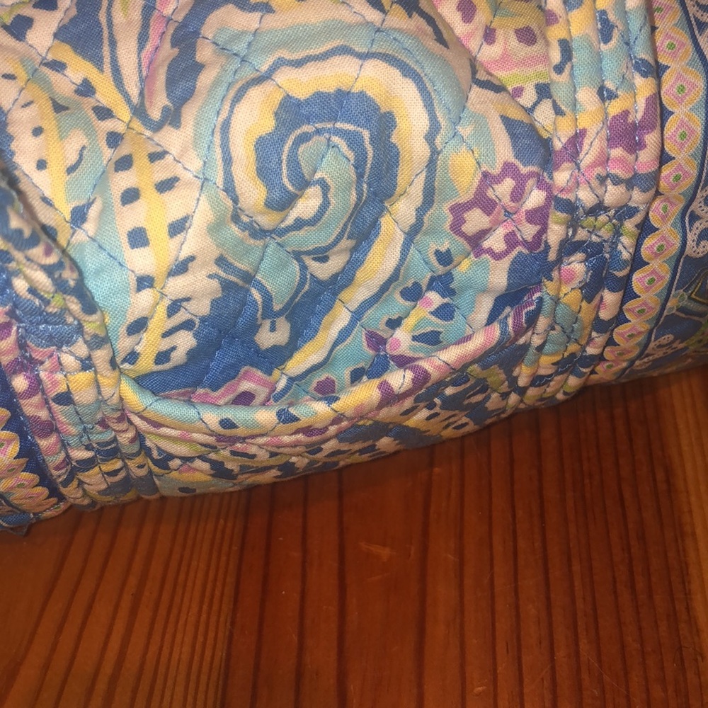 Vera Bradley purse. Colors green blue and white. Measures 10x5x4 - Picture 2 of 9